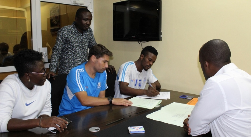 Agyei asaini miaka mitatu Azam FC